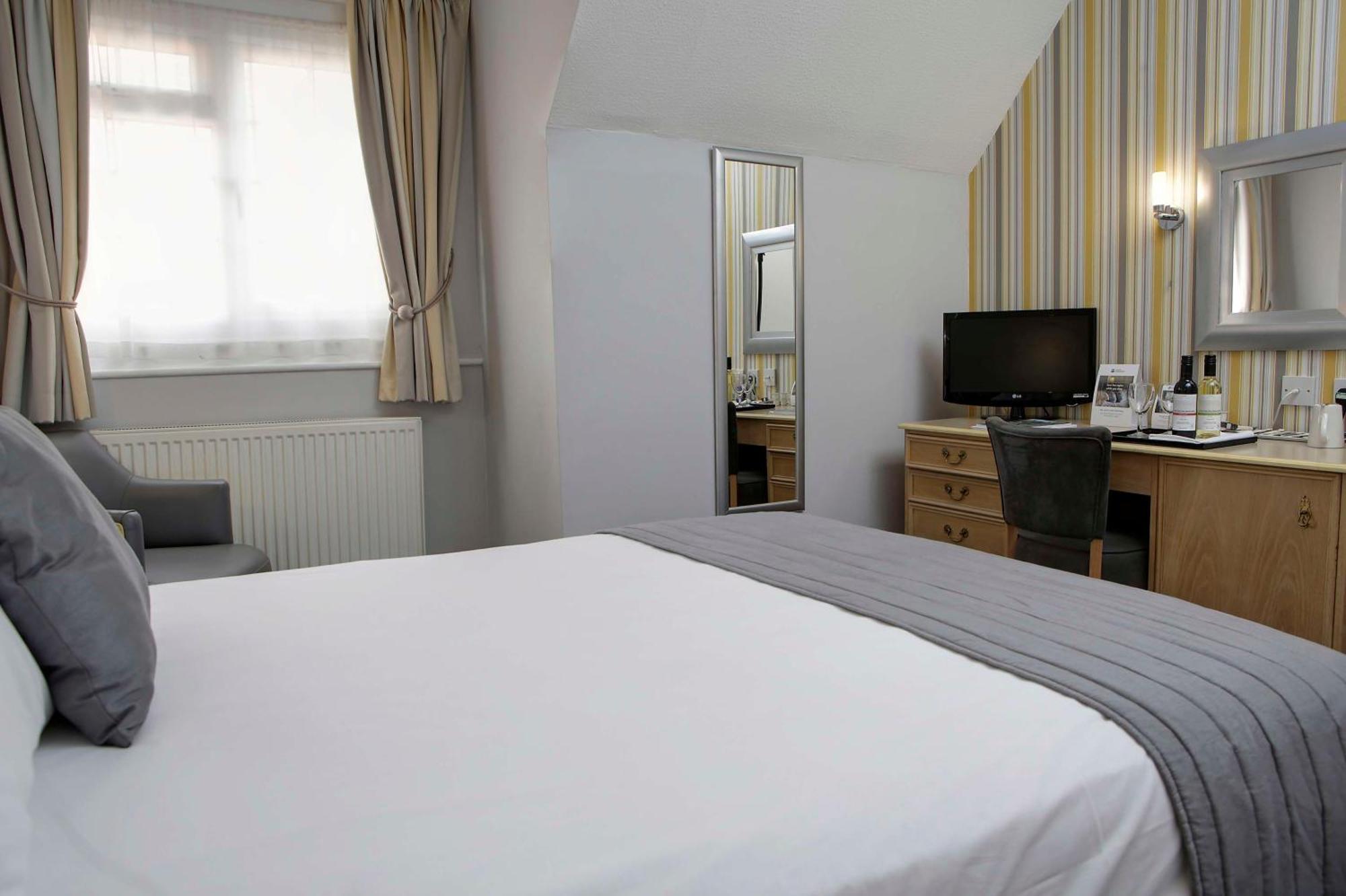 Best Western Reading Calcot Hotel Bagian luar foto