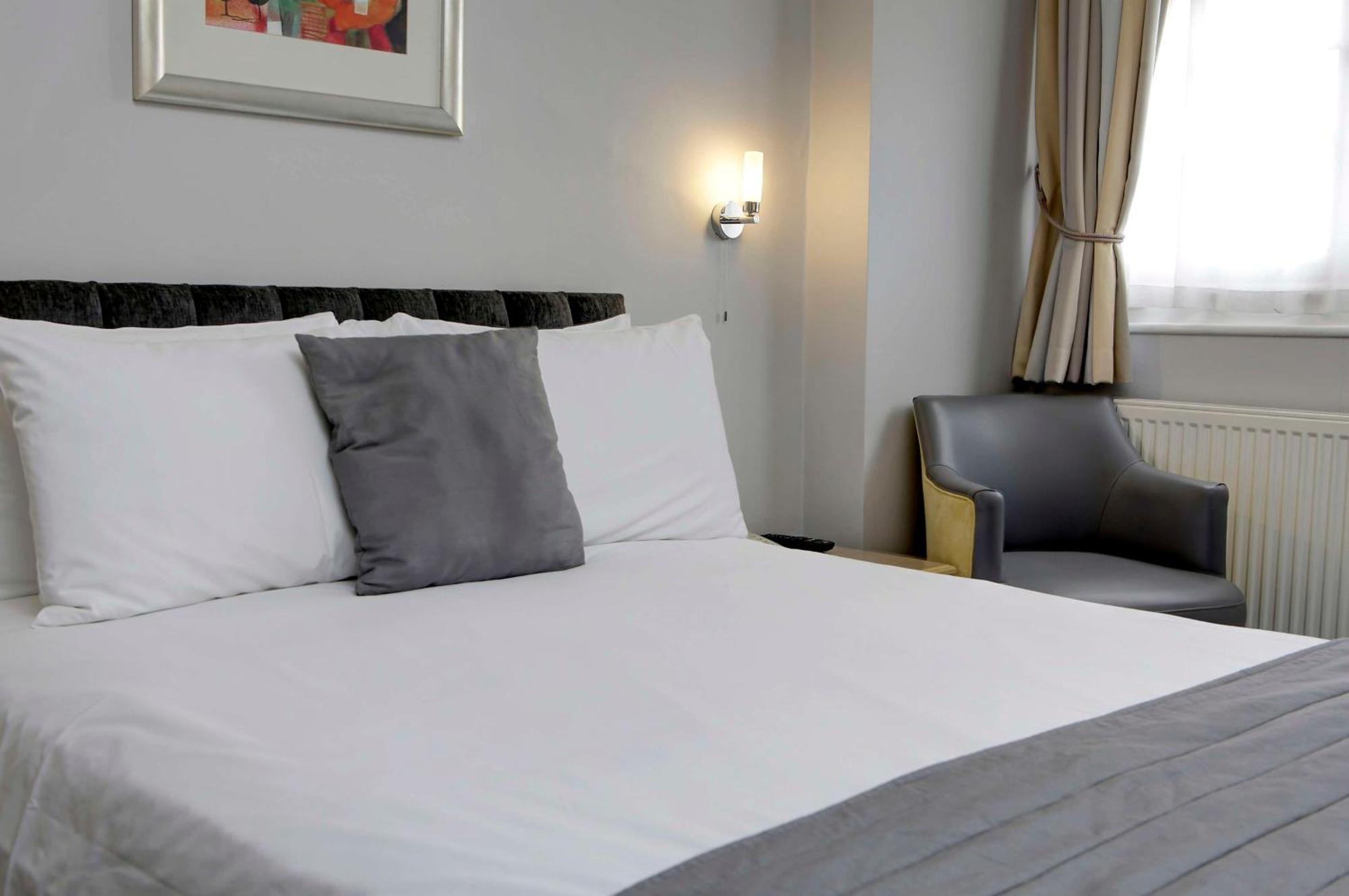 Best Western Reading Calcot Hotel Bagian luar foto