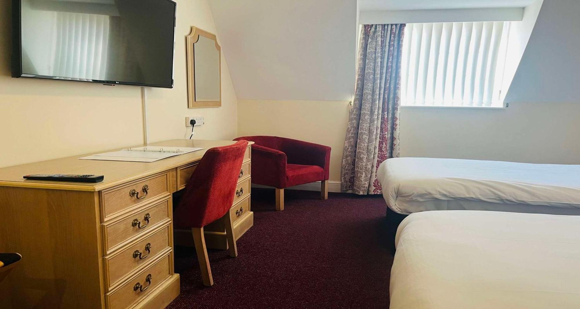 Best Western Reading Calcot Hotel Bagian luar foto